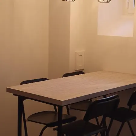 לינה וארוחת בוקר 1930